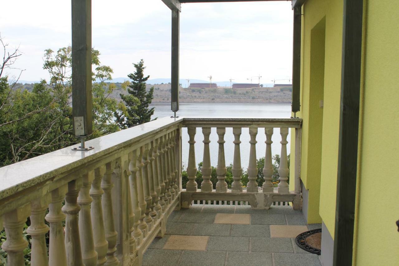 Primavera Omisalj Exterior photo